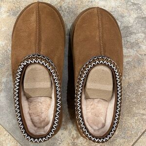 Ugg Women’s Tasman new with box and never worn.  Size 8. Sold out online.